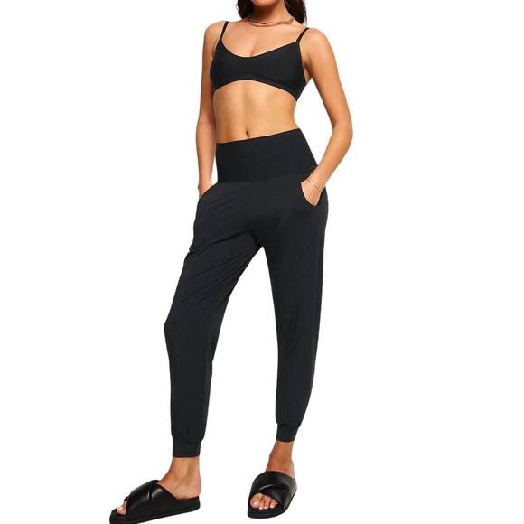 NEW COMMANDO butter high rise jogger in black - Picture 4 of 4